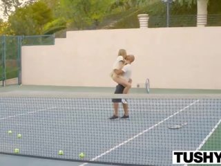 Lustful tremendous jāšanās ar the teniss trainer