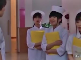 Attractive aziatike infermiere merr të saj pidh rubbed part5