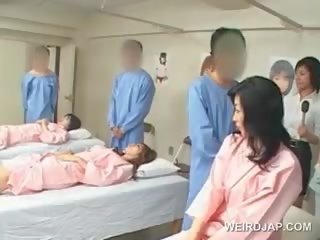 Asiática morena amante golpes peluda pene en la hospital