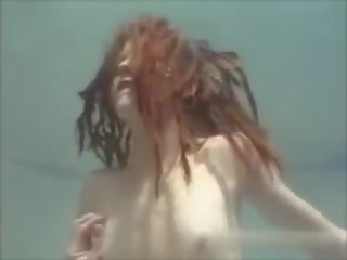 Dreadlocks mengongkek dalam air, percuma dalam air tiub seks video filem
