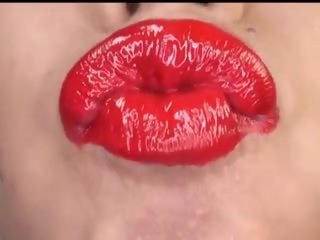 Testing lipstick's endurance, kisses experiment