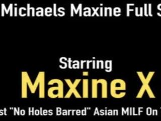 Crazy Asian Mom MaxineX Has Hood Over Head A Big johnson In Her Pussy&excl;